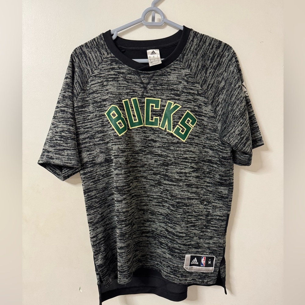ADIDAS NBA Official Milwaukee Bucks Men’s Pullover Shirt